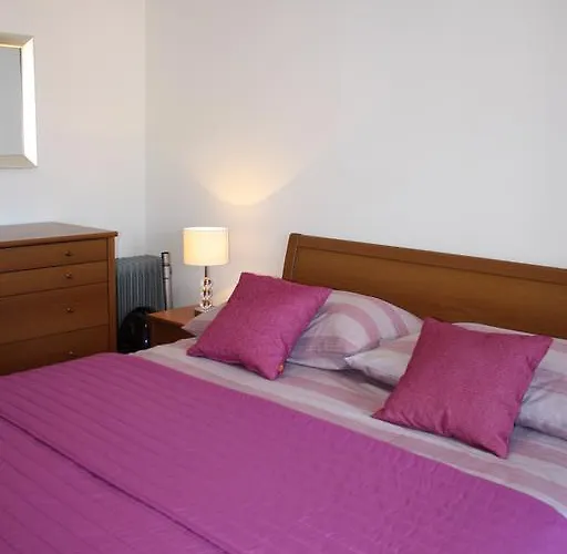 Anchi Daire Makarska